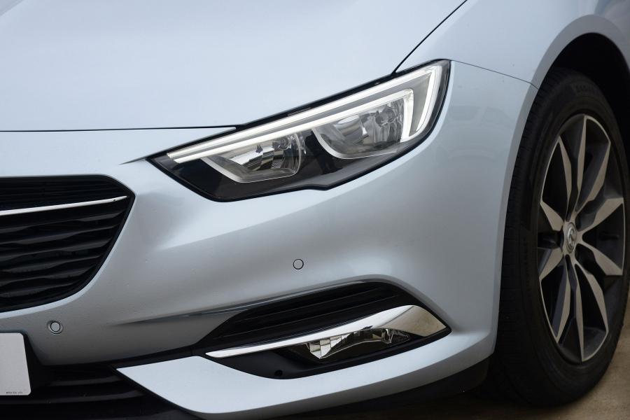 Детали экстерьера Vauxhall Insignia Sports Tourer Turbo 2017 года  (фото 5 из 11)